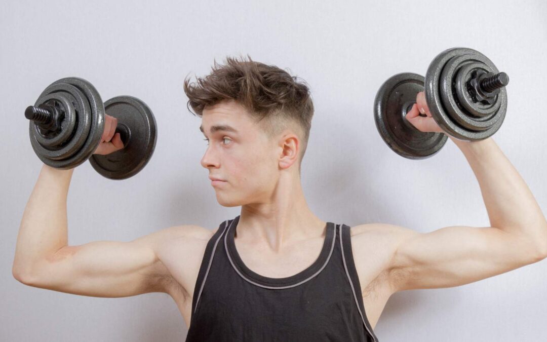 Sollevamento pesi e adolescenti: verità scientifica o vecchi miti?